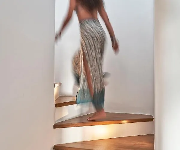 فيلة Rodakes Vourvoúlos